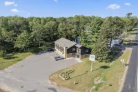 Pelican Lakes Motel Hotel di Nisswa