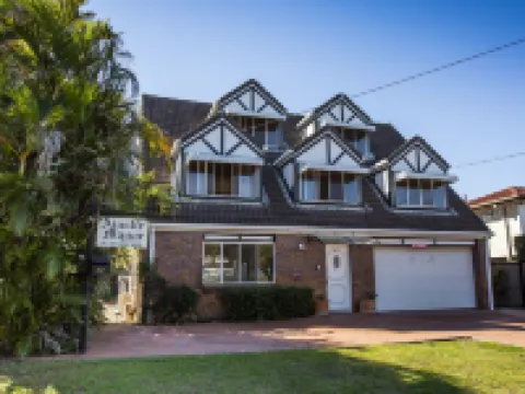 Ainslie Manor Guest House Hotels in Redcliffe
