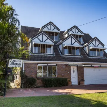 Ainslie Manor Guest House