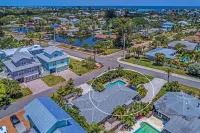 Salt Air East by Beach Retreats