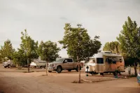 Dukes Slickrock Campground & RV Park - parking