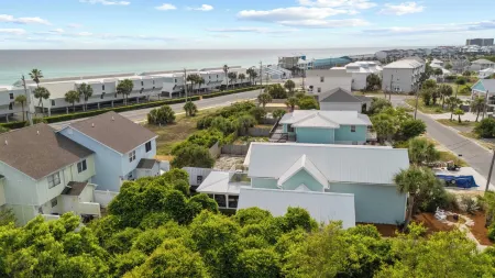 Newly Renovated! 2-min Walk to the Beach The Coastal Cottage by Avantstay