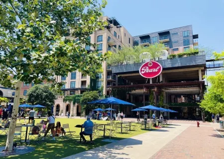 Tx Home Group- San Antonio Отели рядом с достопримечательностью «Сан-Антонио Ботаникал Гарден»