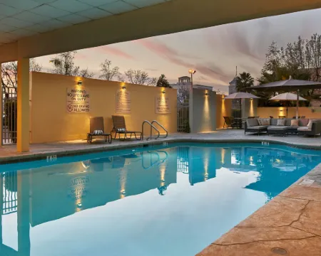 DoubleTree by Hilton Fresno Convention Center Hotels in Fresno