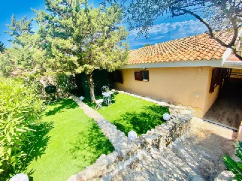 VivimiHome - Villa Rudalza Hotels near Cugnana Verde