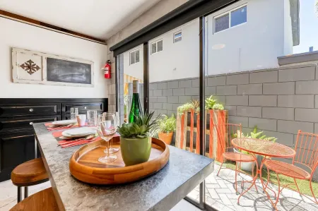 Singer House on the Water Отели рядом с достопримечательностью «Museum of Discovery and Science»