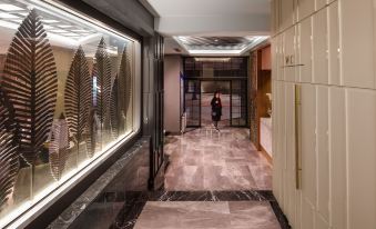 B Loft Hotel