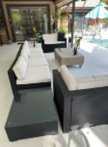 Charming Guest Quarters in Separate Building