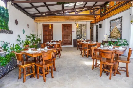 La Fortuna Lodge by Treebu Hotels