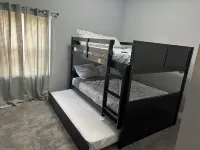 Modern 2 Bed/2 Full Bath Retreat with King Bed 辛辛那堤動物和植物園附近的飯店