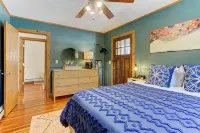 Fireplace, Hot Tub, Sauna– Adventure & Charming Towns!