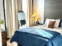 Chic & Cozy Downtown Apartment, Walk to Downtown, Restaurants, the Lake Hotels in Oswego