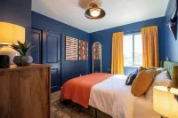 Chill Out in Chandler - FREE Heated/Cooled Pool-Hot tub-Game Room-Putting Green