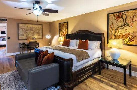 Beautiful 2-Story house in delightful Scottsdale!