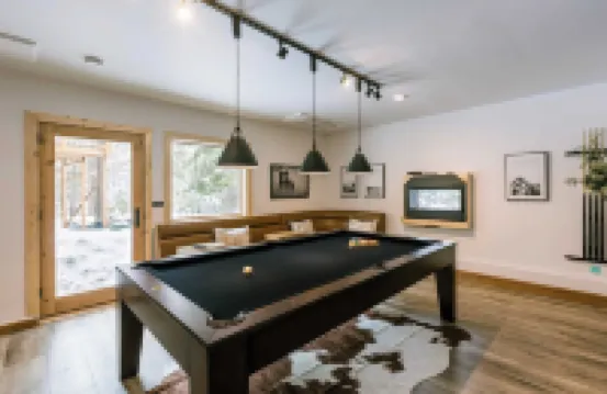 Coyote Moon by AvantStay Cabin WSauna Mins from DT Truckee NorthStar