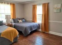 Charming 3-bedroom cottage in Fayetteville with AC, WiFi