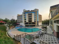 Paragon Hotel & Resort - Pools