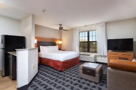 TownePlace Suites Tucson Отели рядом с достопримечательностью «Тохоно Чул | Гарденс, Галлерис, энд Бистро»