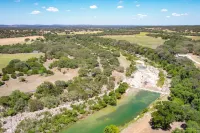 StunningHome on the Blanco River فنادق في Blanco