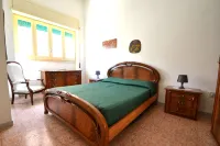 Luce Holiday Home with Air Conditioning for 5 Guests