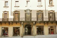 슈가 룸스 레지덴자 디 에포카