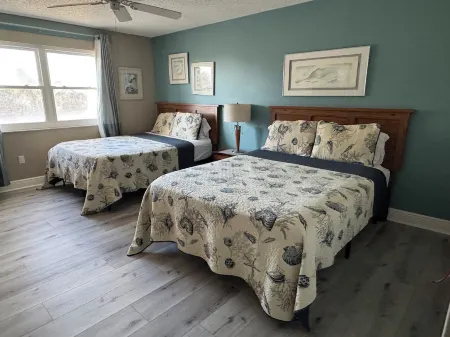 Best Sunsets on the Beach! 3/3 Between Clearwater & St. Pete, Anglers Cove # 107