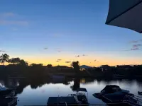 Luxury Waterfront Retreat: Pet friendly Canal Home with Jetty on Bribie Island!