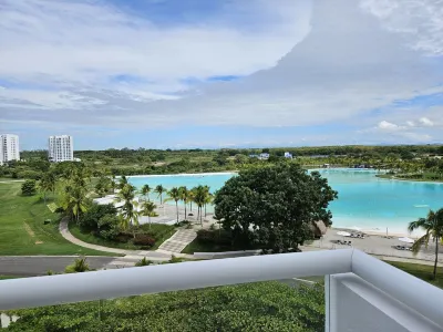 Newly remodeled Town Center condo Resort. Saltwater pool and water slide LUXURY Hoteles en 