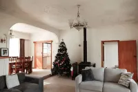 Central Hastings with In-ground Pool