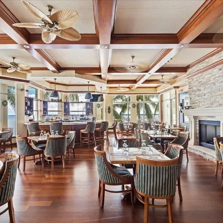 Yacht Club - Pet Friendly - Riverfront - Downtown