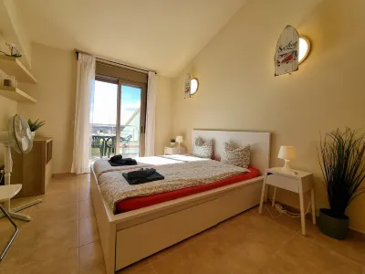 Villa Los Vientos only 100m to the surf beach, terrace, balcony, sea view, wifi Отели рядом с Аэропорт Тенерифе Южный
