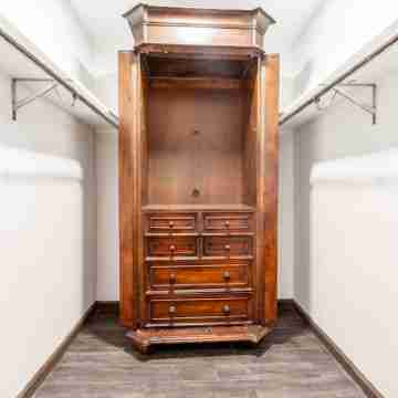 Stunning Custom Ranch in Central Roswell Others