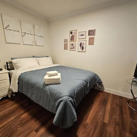 A Cozy House, close to UO Hayward Field, M.Knighte Arena,  AUZ Stadium