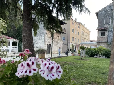 Historic Apartment, in pedestrian zone 50 mt from the sea. Hotels near Porec