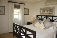 BEACH FRONT & SEAVIEW DELUXE PENTHOUSE APARTMENT