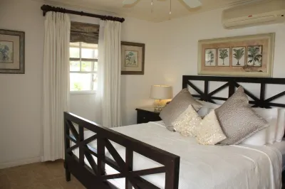 BEACH FRONT & SEAVIEW DELUXE PENTHOUSE APARTMENT Hotels in 