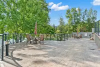 Lakeview condo on Mara Lake with Pool, Boat Slip and Gym