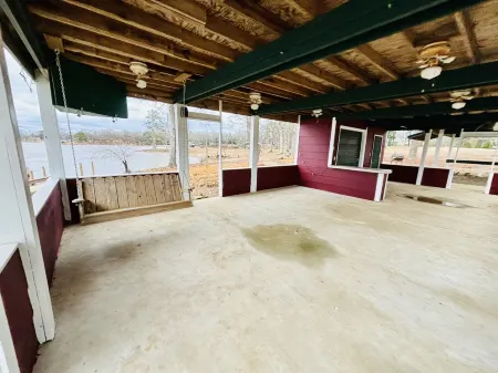 “Boat Dock Apt E Sunset Estate Отели рядом с достопримечательностью «Суперспидвей Талладега»