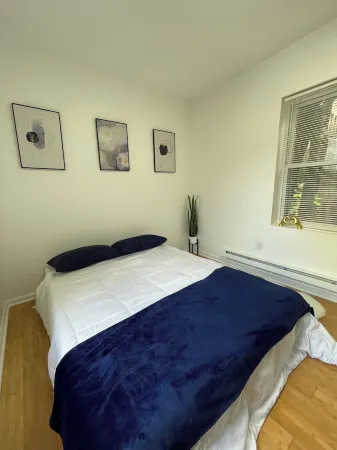 Whisper City Love A 30 min Electrifying Escape near NYC's Pulsating heart! Отели рядом с достопримечательностью «J&L Parking»