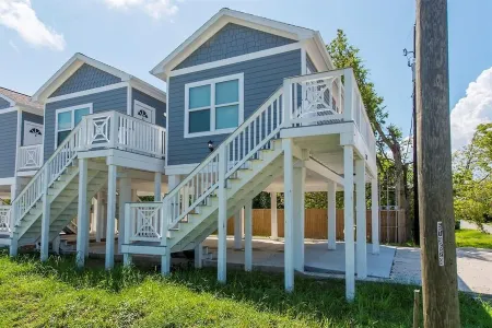 Charming cabin with full kitchen! Unit 6/6