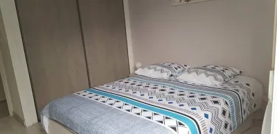 Beautiful apartment T 2 Rez garden with sheltered terrace swimming pool (summer) Fiber