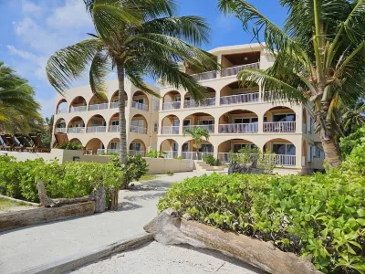 Breathtaking 2 bedroom/2 bath second-floor Oceanfront condo.  호텔