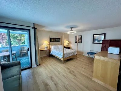 Ocean front with stunning views!! Gardens, trails, pools, and more. Pure beauty!