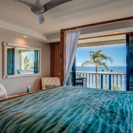 Romantic Oceanfront Condo at Lahaina Shores with Sweeping Ocean Views
