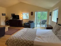Beautiful RIVERFRONT studio apartment close to Glacier National Park!