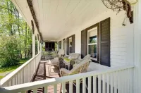 Pittsburg Vacation Rental ~ 1 Mi to Lake Francis!