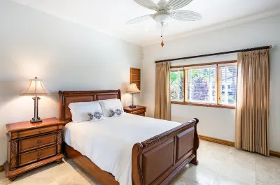 Private Luxury Waterfront Villa with Pool
