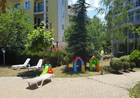 Ideal 3-bed apart. for families closed to the Beach Отели в г. Несебыр