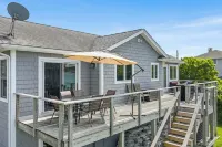 Coastal New England Waterfront Home, Harkness Park, Casinos