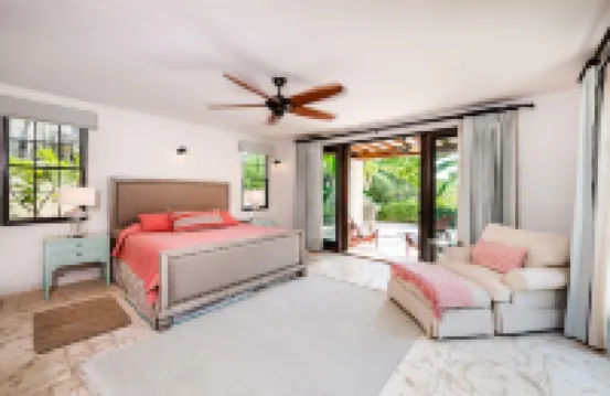 BEACHFRONT 5BR Luxury Villa "Carolina Del Mar", Memorable Sunset Views.